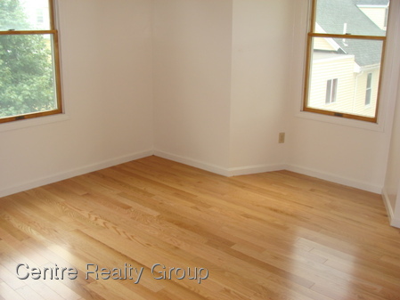 2 bed, 1 bath apartment for rent at 10 Morgan Pl Unit 4, Newton Corner — photo 4 of 4