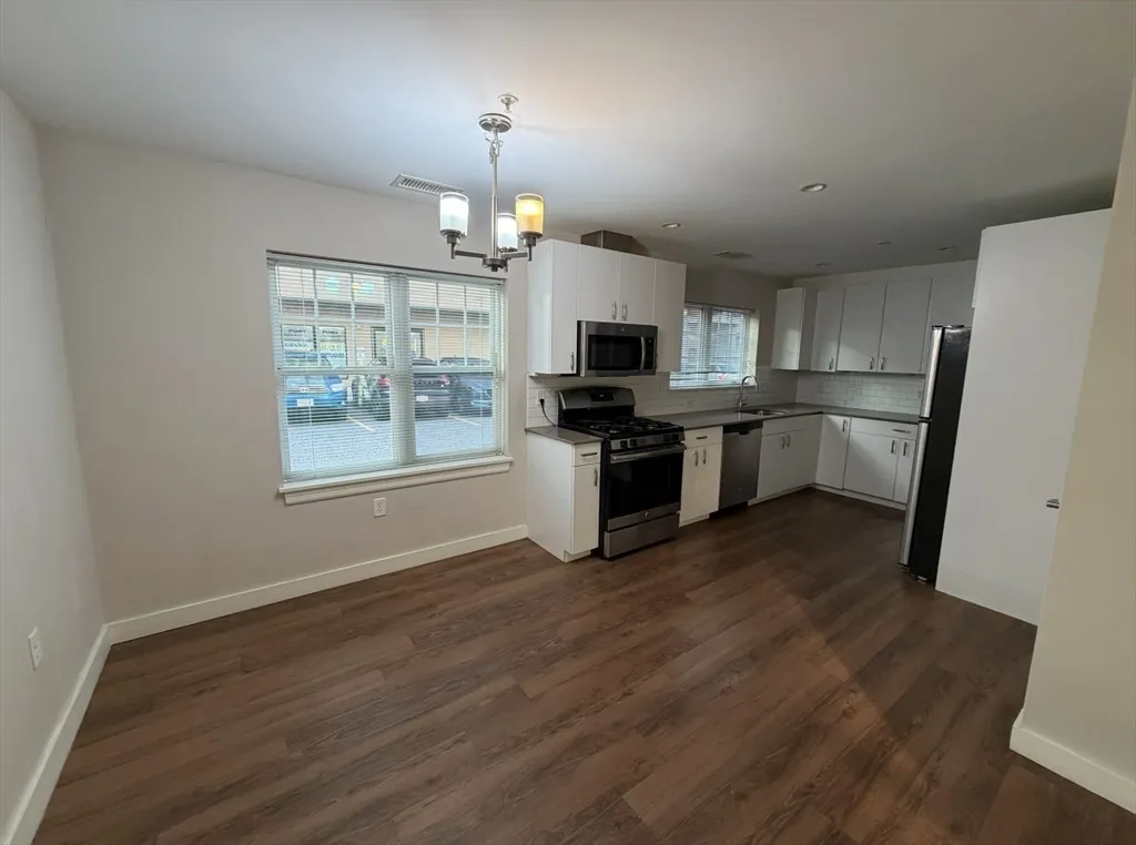 2 bed, 1 bath apartment for rent at 10 Myrtle Unit 5-1B, Waltham — photo 1 of 11
