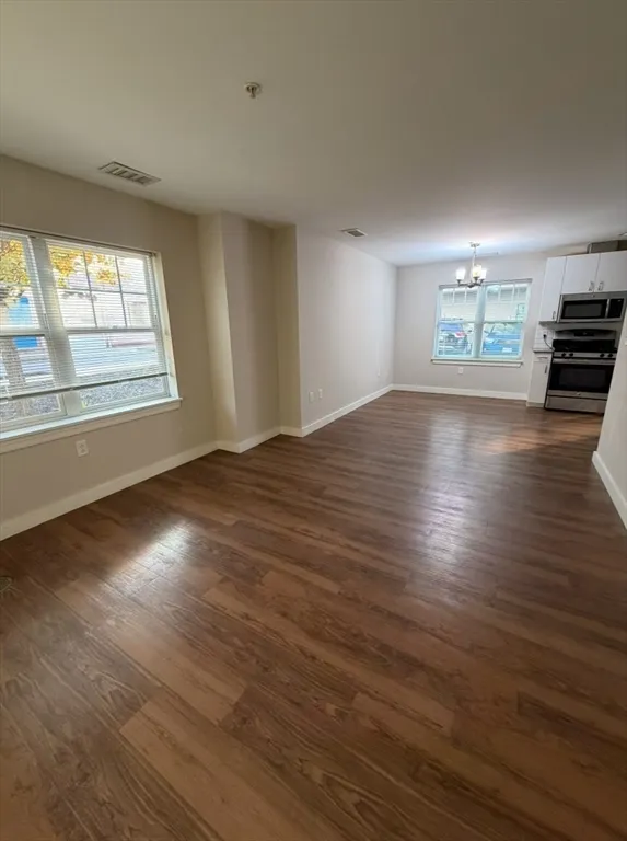 2 bed, 1 bath apartment for rent at 10 Myrtle Unit 5-1B, Waltham — photo 4 of 11