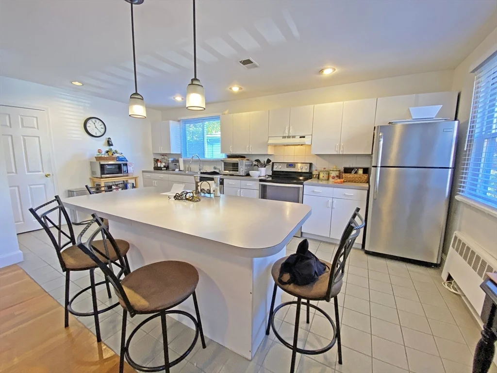 3 bed, 2 bath apartment for rent at 10 Nardone Rd, Newton Center — photo 8 of 19