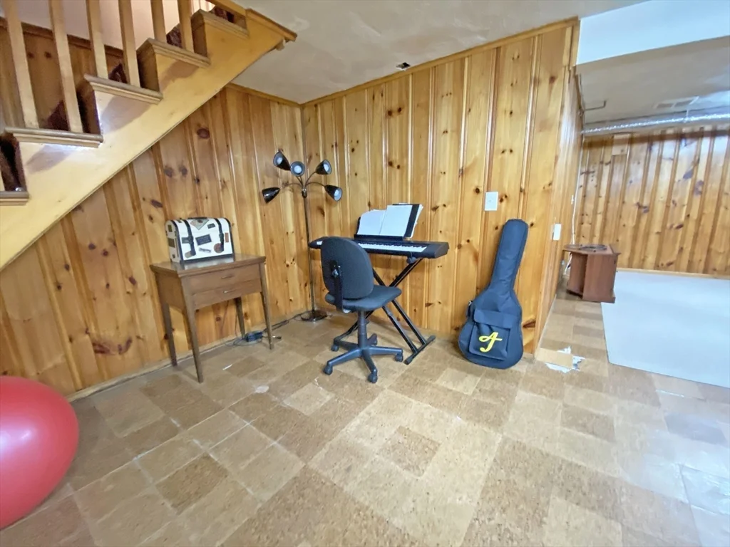 3 bed, 2 bath apartment for rent at 10 Nardone Rd, Newton Center — photo 16 of 19