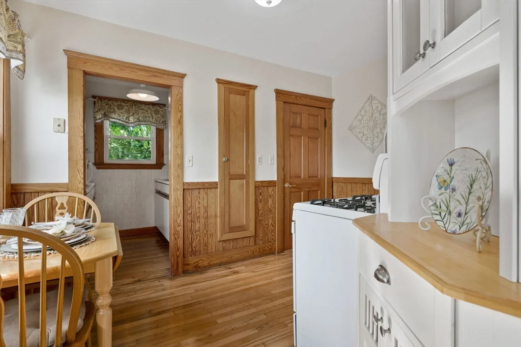 2 bed, 1 bath apartment for rent at 10 Newcastle Rd Unit 2, Peabody — photo 8 of 19