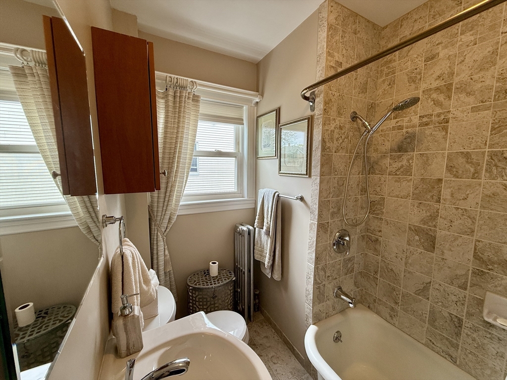 2 bed, 1 bath apartment for rent at 10 Newcastle Rd Unit 2, Peabody — photo 8 of 19