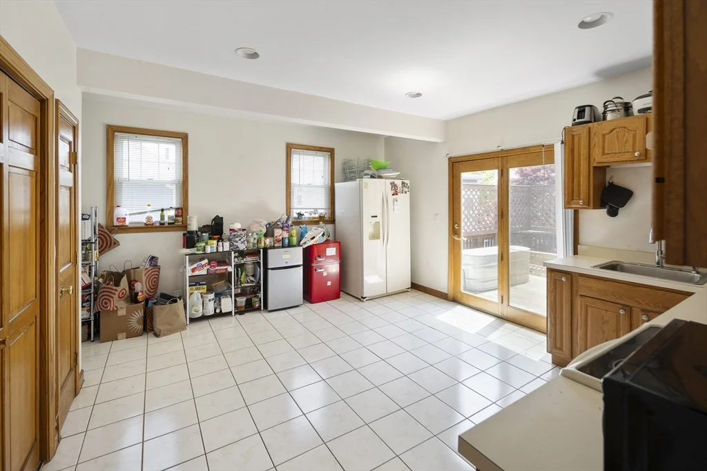 4 bed, 2 bath apartment for rent at 10 Newcastle Unit 10, Brighton — photo 7 of 26
