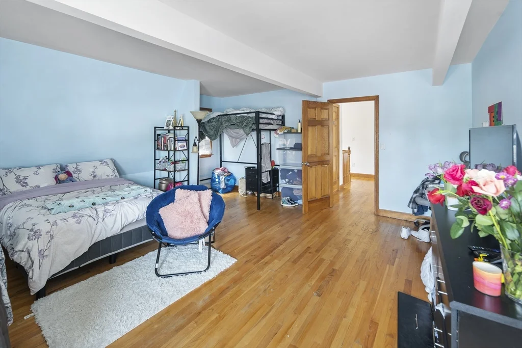 4 bed, 2 bath apartment for rent at 10 Newcastle Unit 10, Brighton — photo 14 of 26