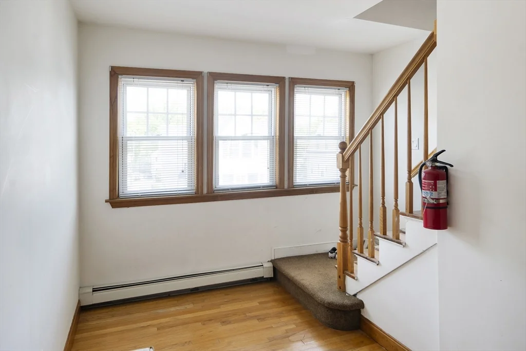 4 bed, 2 bath apartment for rent at 10 Newcastle Unit 10, Brighton — photo 16 of 26