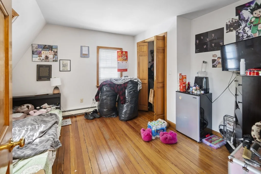 4 bed, 2 bath apartment for rent at 10 Newcastle Unit 10, Brighton — photo 10 of 26