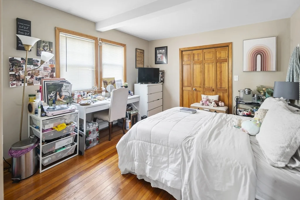 4 bed, 2 bath apartment for rent at 10 Newcastle Unit 10, Brighton — photo 11 of 26