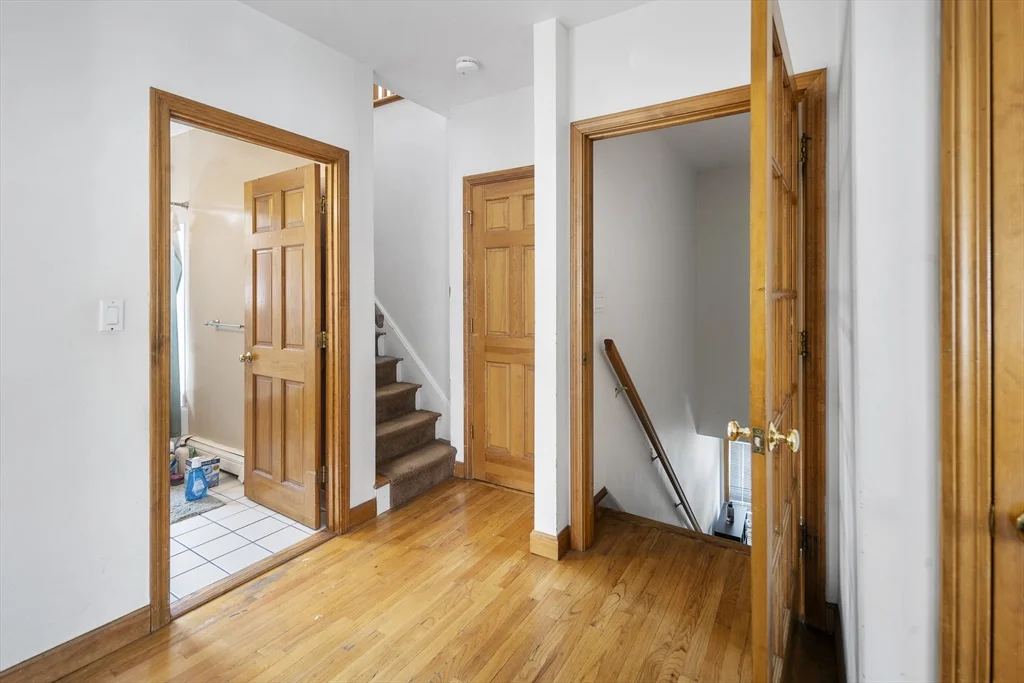 4 bed, 2 bath apartment for rent at 10 Newcastle Unit 10, Brighton — photo 5 of 26