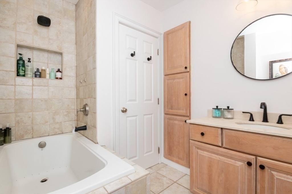 2 bed, 1 bath apartment for rent at `10 Noble Ct Unit 1, East Boston — photo 8 of 13