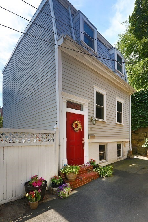 2 bed, 1 bath apartment for rent at `10 Noble Ct Unit 1, East Boston