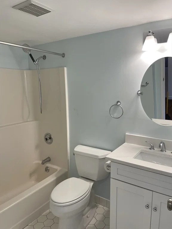 2 bed, 2 bath apartment for rent at 10 Norman St Unit 202, Salem — photo 8 of 9