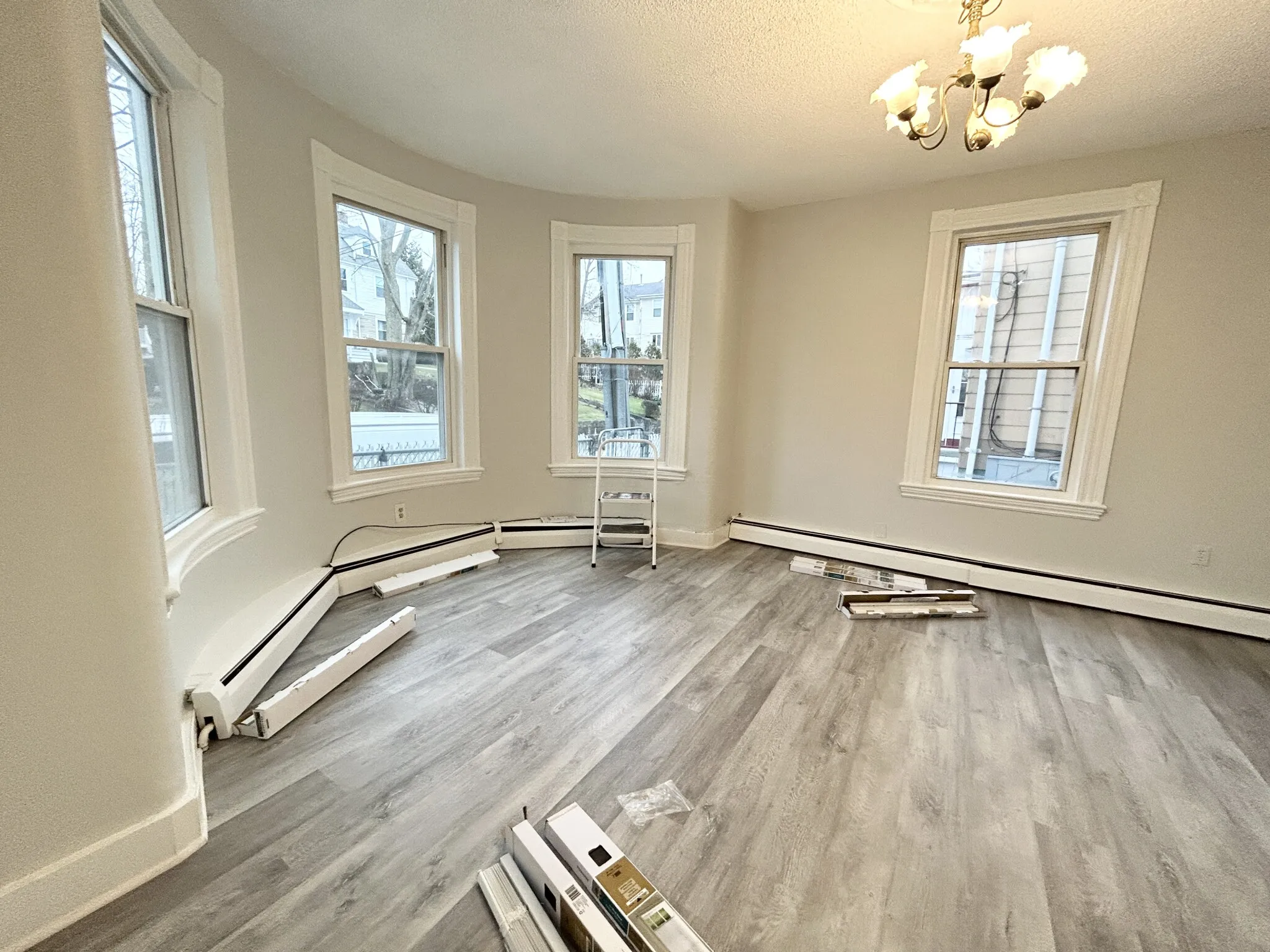 3 bed, 1 bath apartment for rent at 10 Oakland St Unit 1A, Roxbury — photo 6 of 6