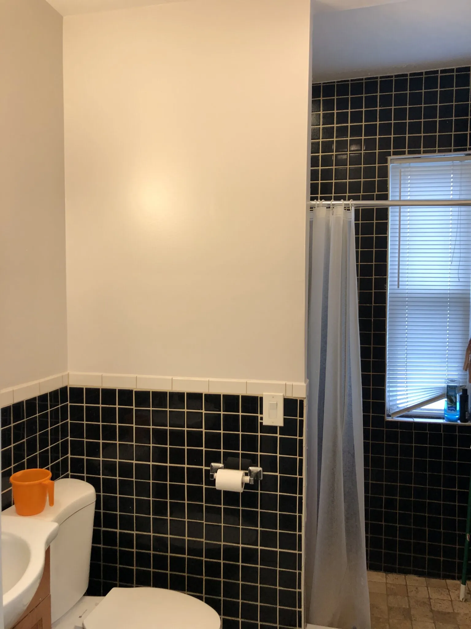 3 bed, 1 bath apartment for rent at 10 Oakland St Unit 3A, Roxbury — photo 7 of 8