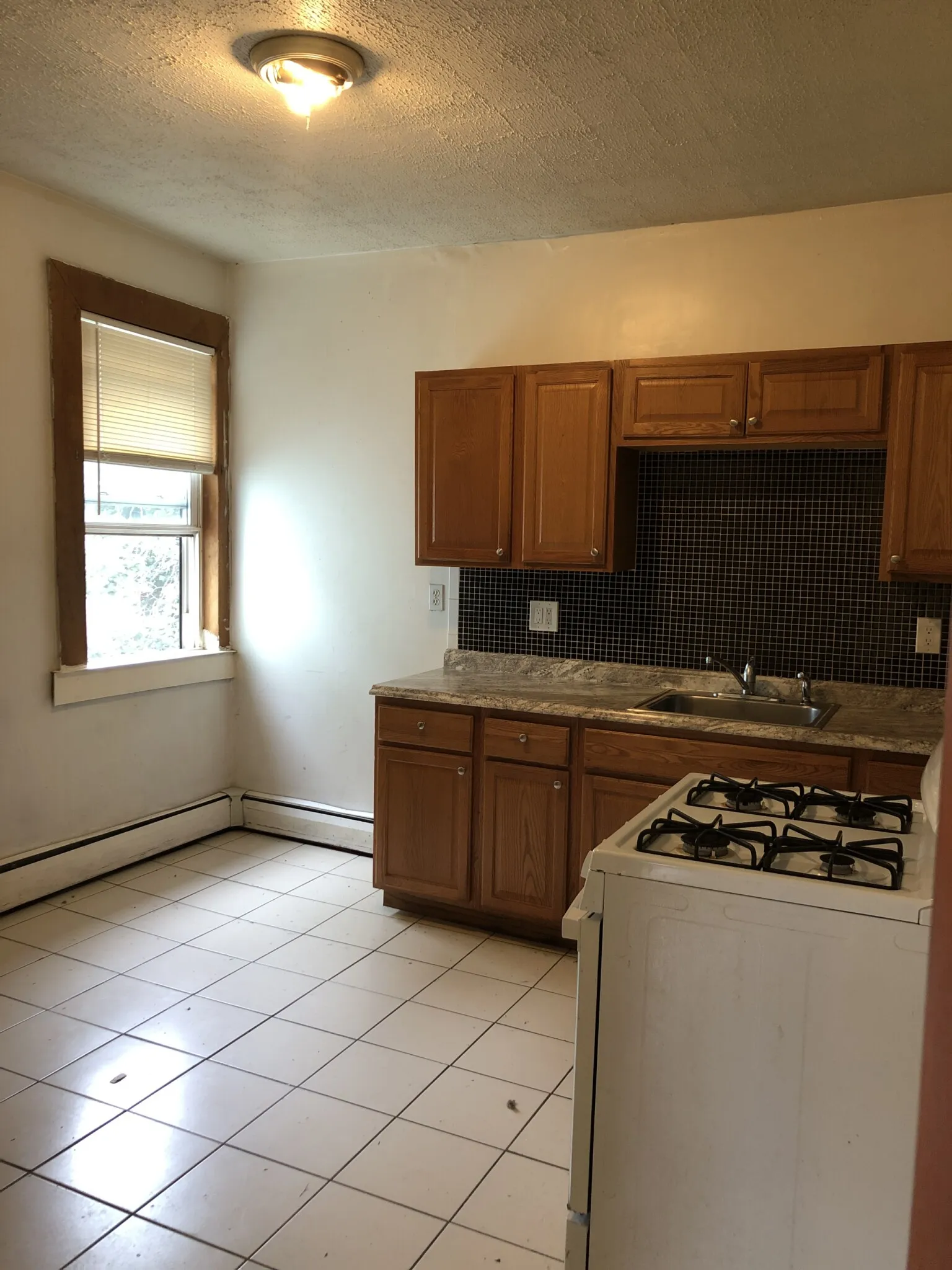 3 bed, 1 bath apartment for rent at 10 Oakland St Unit 3A, Roxbury — photo 8 of 8