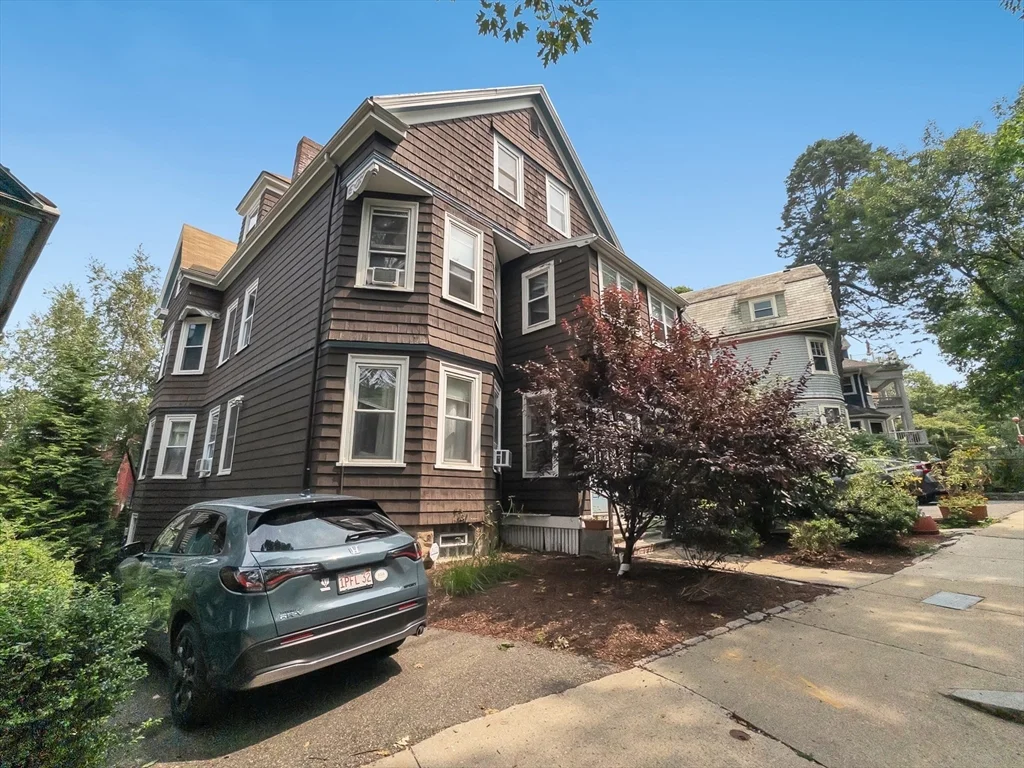 2 bed, 1 bath apartment for rent at 10 Oakview Ter Unit 3, Jamaica Plain
