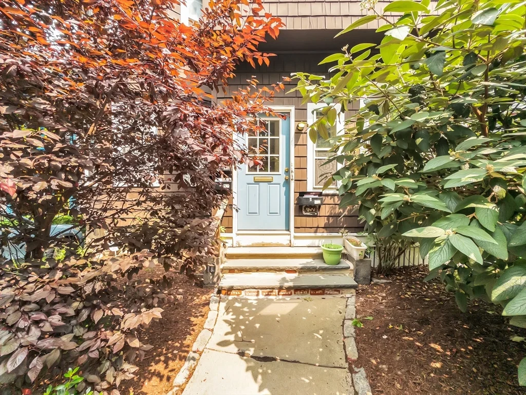 2 bed, 1 bath apartment for rent at 10 Oakview Ter Unit 3, Jamaica Plain — photo 19 of 20