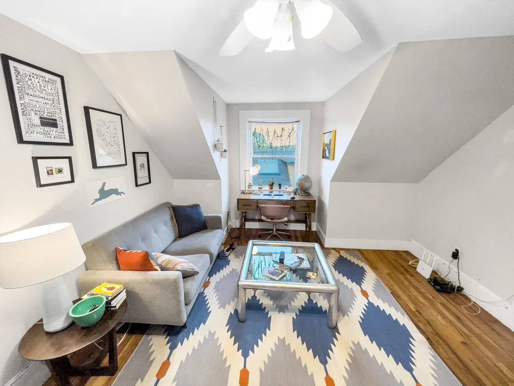 2 bed, 1 bath apartment for rent at 10 Oakview Ter Unit 3, Jamaica Plain — photo 5 of 20