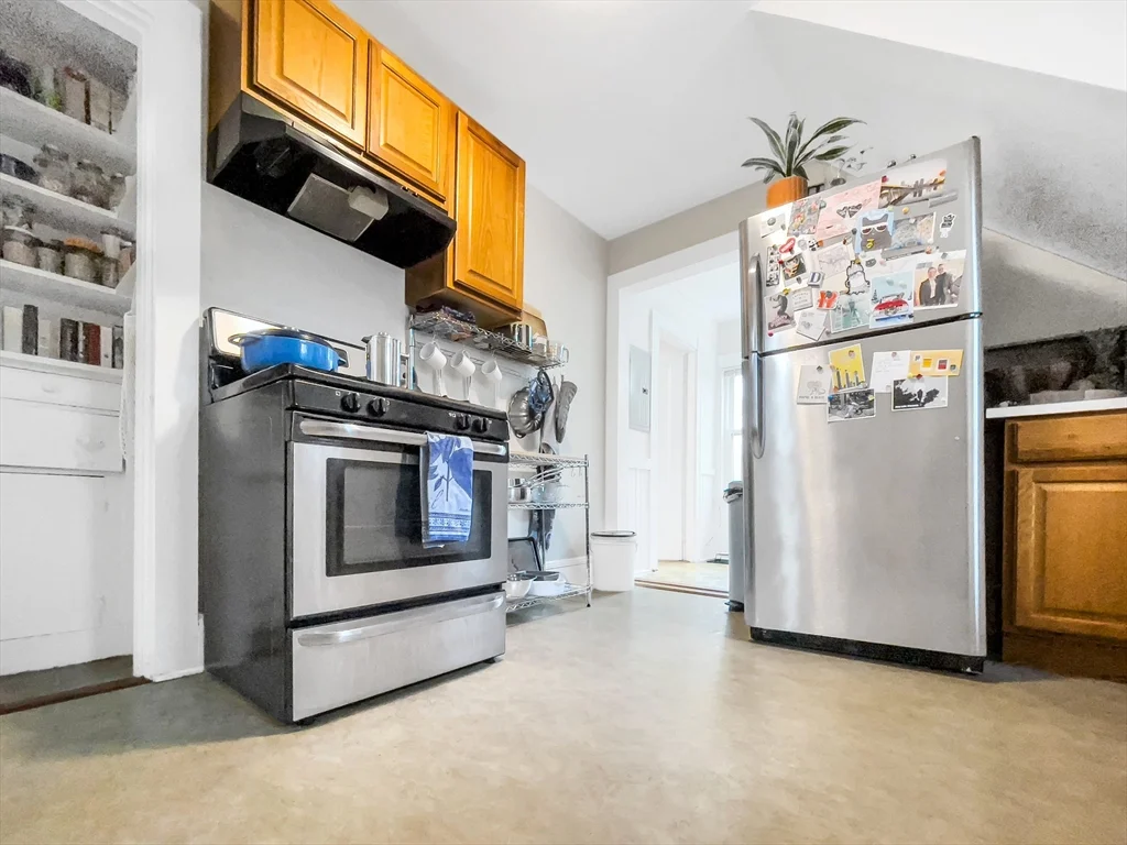 2 bed, 1 bath apartment for rent at 10 Oakview Ter Unit 3, Jamaica Plain — photo 12 of 20