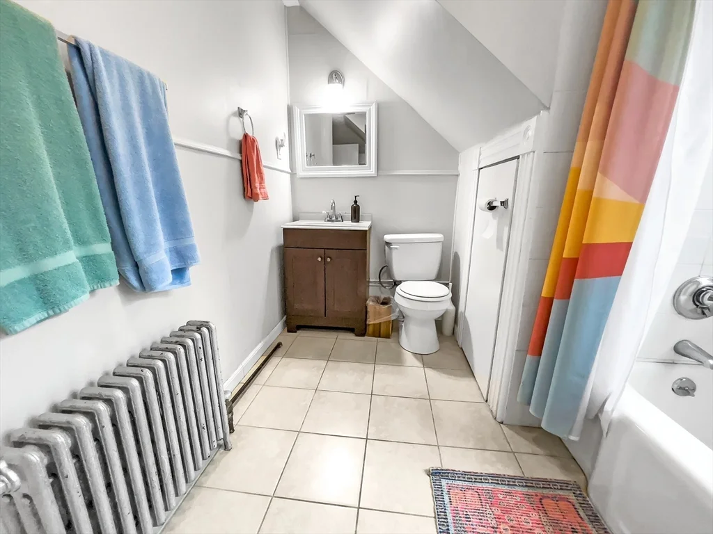 2 bed, 1 bath apartment for rent at 10 Oakview Ter Unit 3, Jamaica Plain — photo 10 of 20