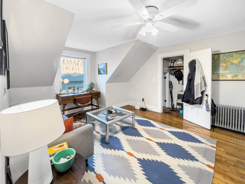 2 bed, 1 bath apartment for rent at 10 Oakview Ter Unit 3, Jamaica Plain — photo 6 of 20