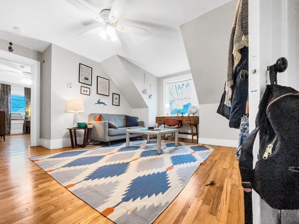 2 bed, 1 bath apartment for rent at 10 Oakview Ter Unit 3, Jamaica Plain — photo 4 of 20