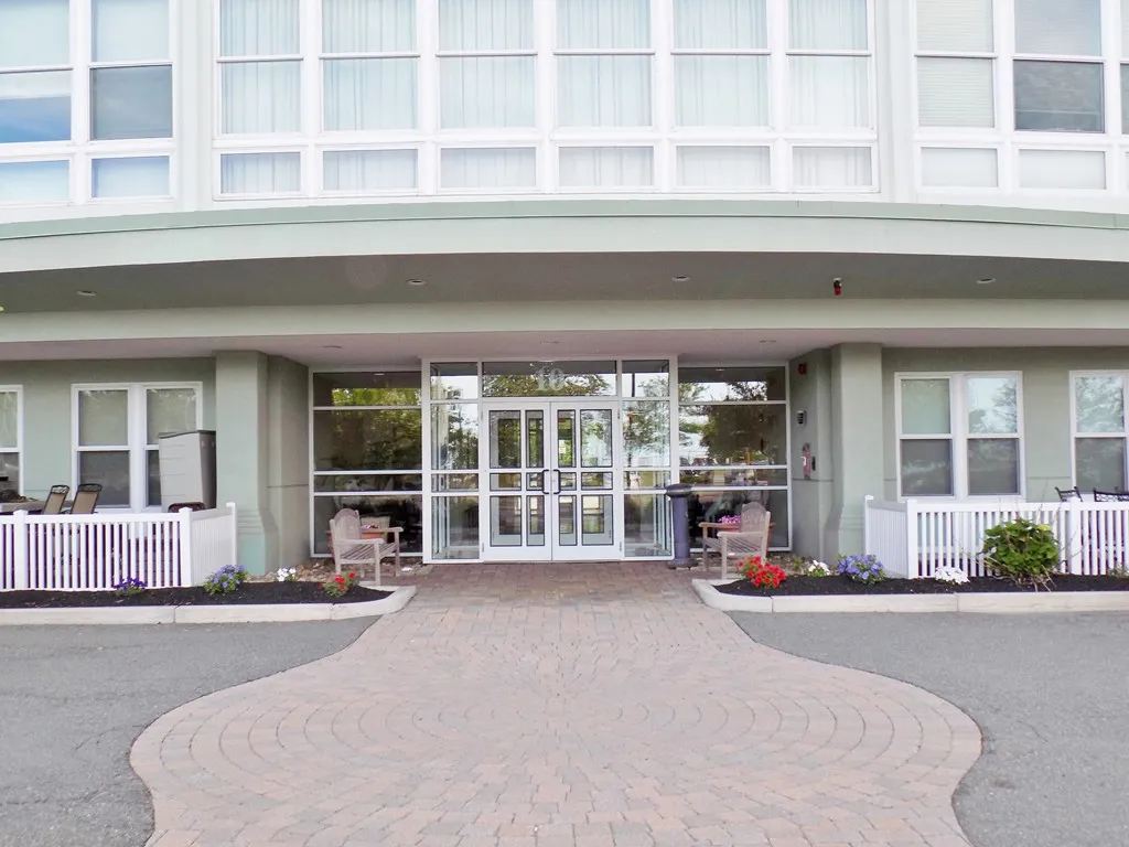 Studio bed, 1 bath apartment for rent at 10 Ocean Ave Unit 301, Revere Beach — photo 2 of 18