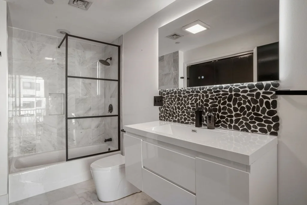 1 bed, 2 bath apartment for rent at 10 Ocean Ave Unit 414, Revere Beach — photo 12 of 24