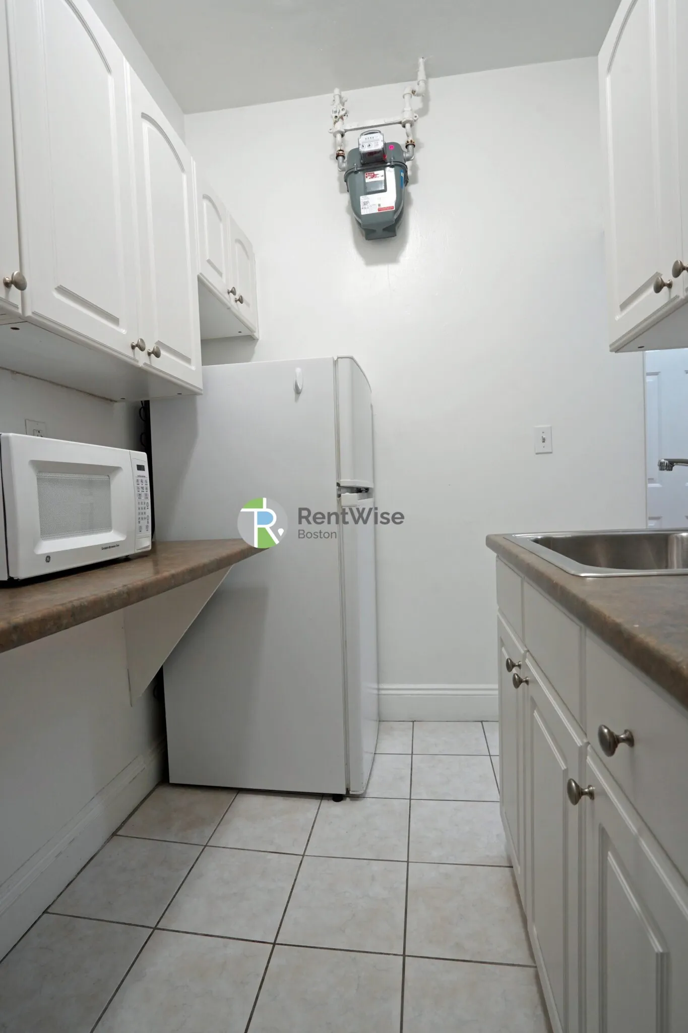 Studio bed, 1 bath apartment for rent at 10 Orkney Rd Unit 5, Brighton — photo 12 of 17