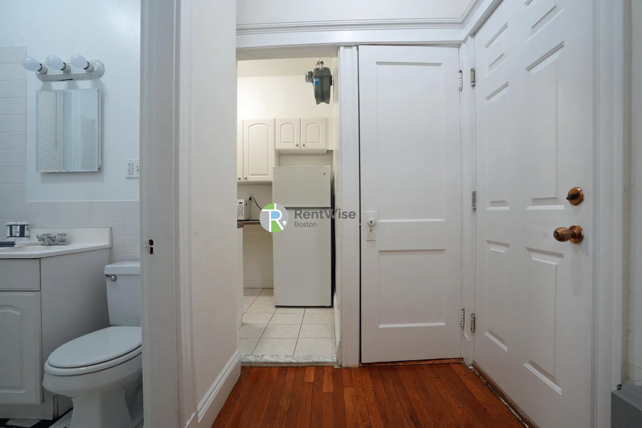 Studio bed, 1 bath apartment for rent at 10 Orkney Rd Unit 5, Brighton — photo 8 of 17