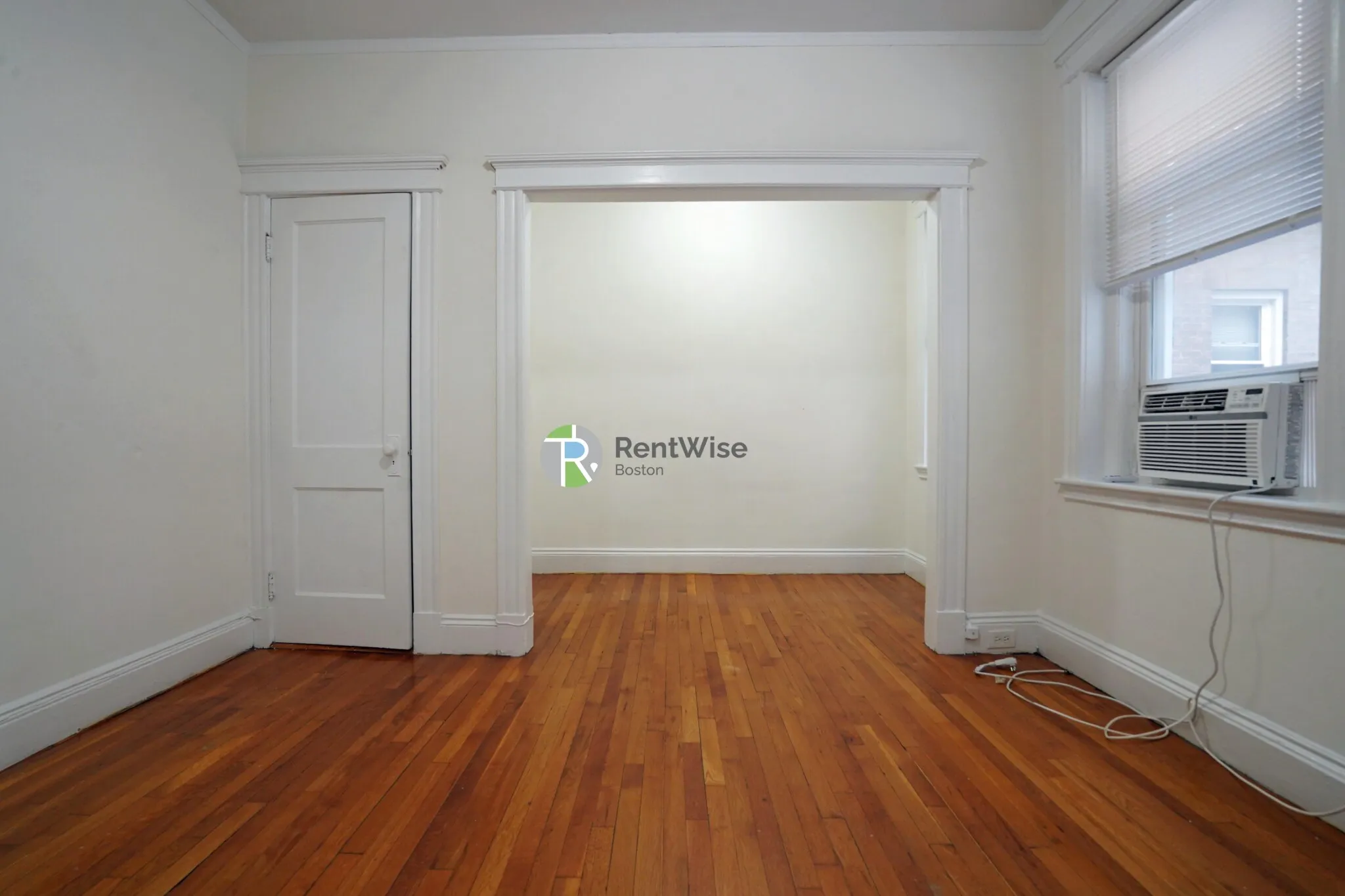 Studio bed, 1 bath apartment for rent at 10 Orkney Rd Unit 5, Brighton — photo 3 of 17