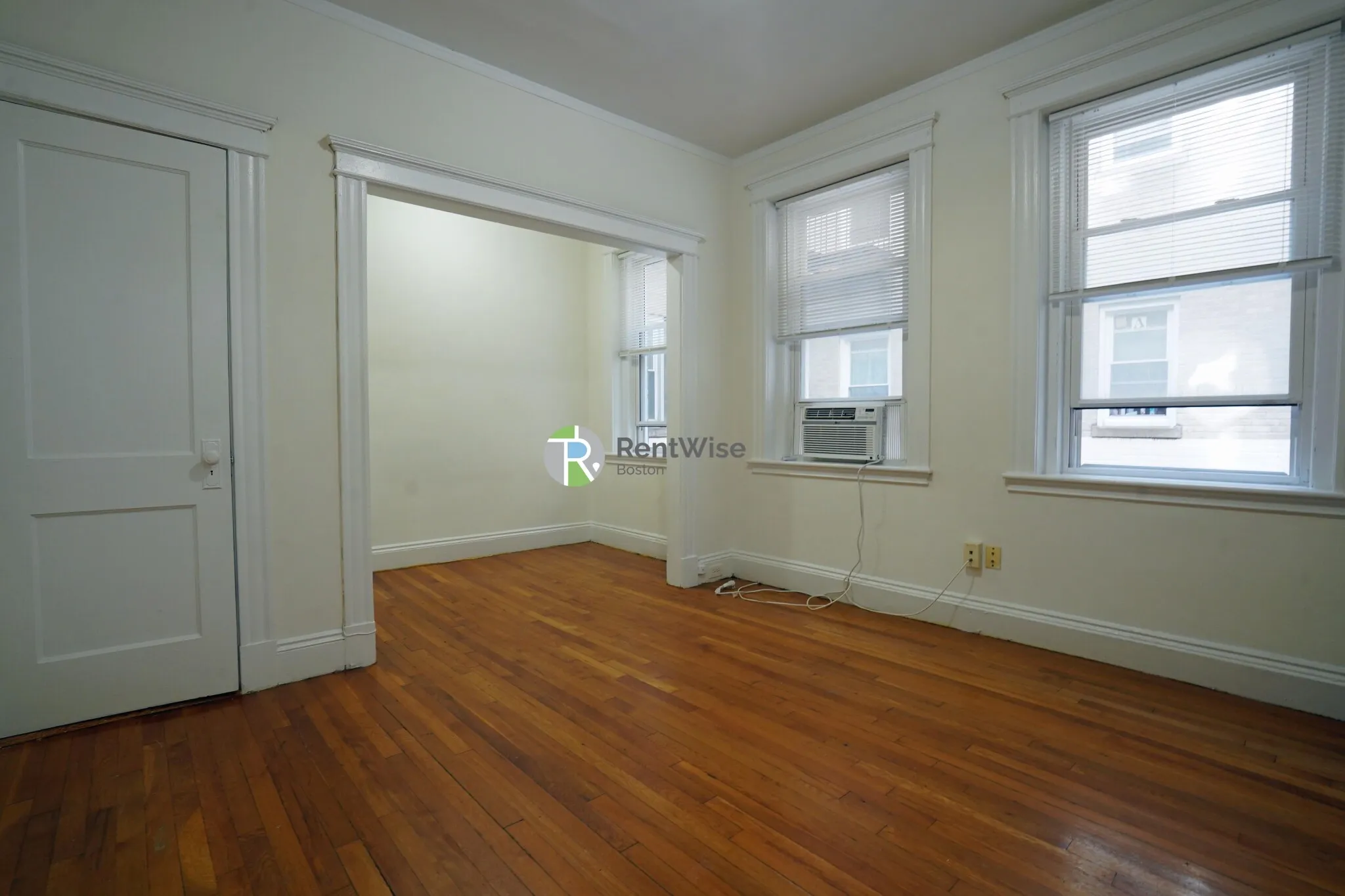Studio bed, 1 bath apartment for rent at 10 Orkney Rd Unit 5, Brighton — photo 4 of 17