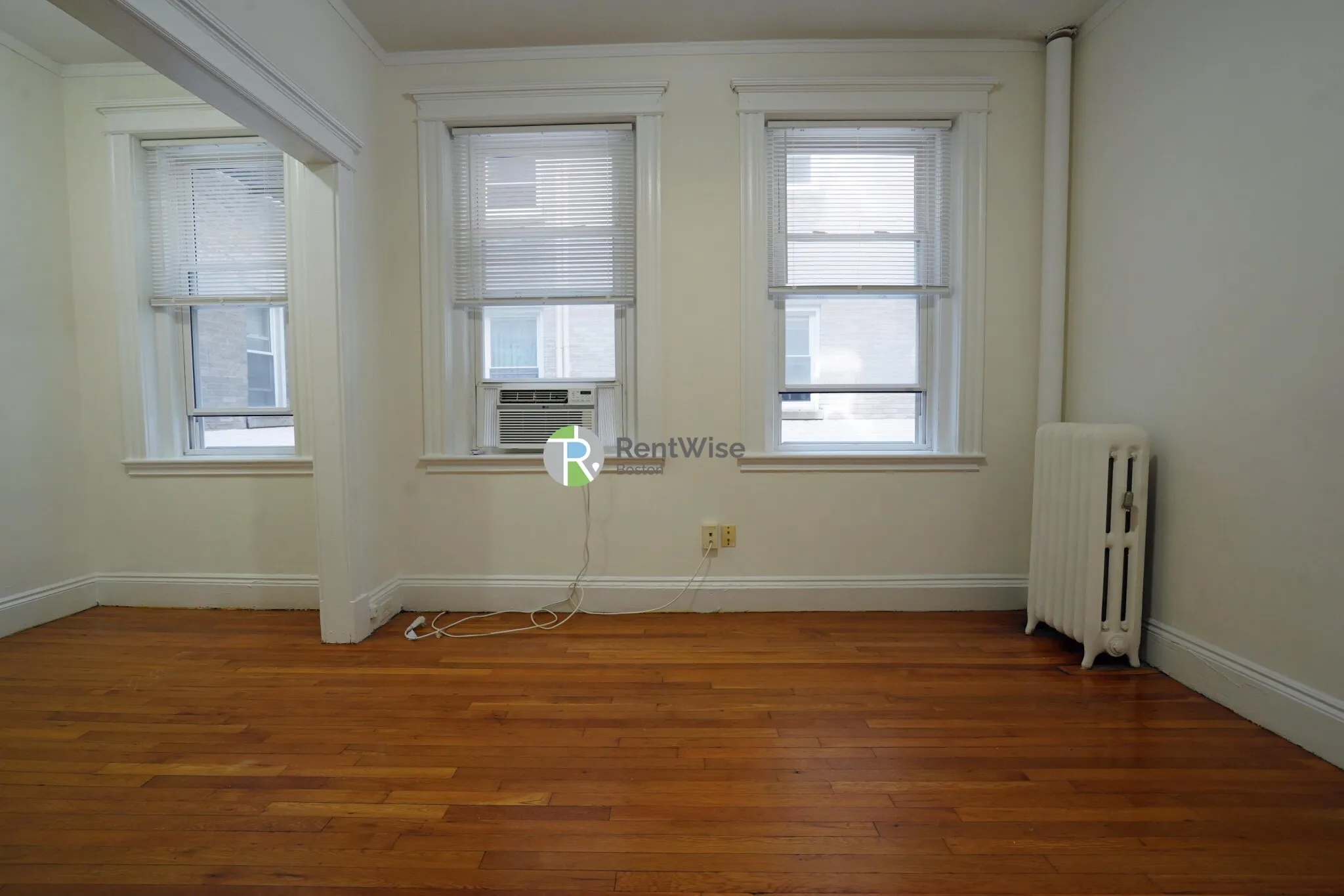 Studio bed, 1 bath apartment for rent at 10 Orkney Rd Unit 5, Brighton — photo 5 of 17