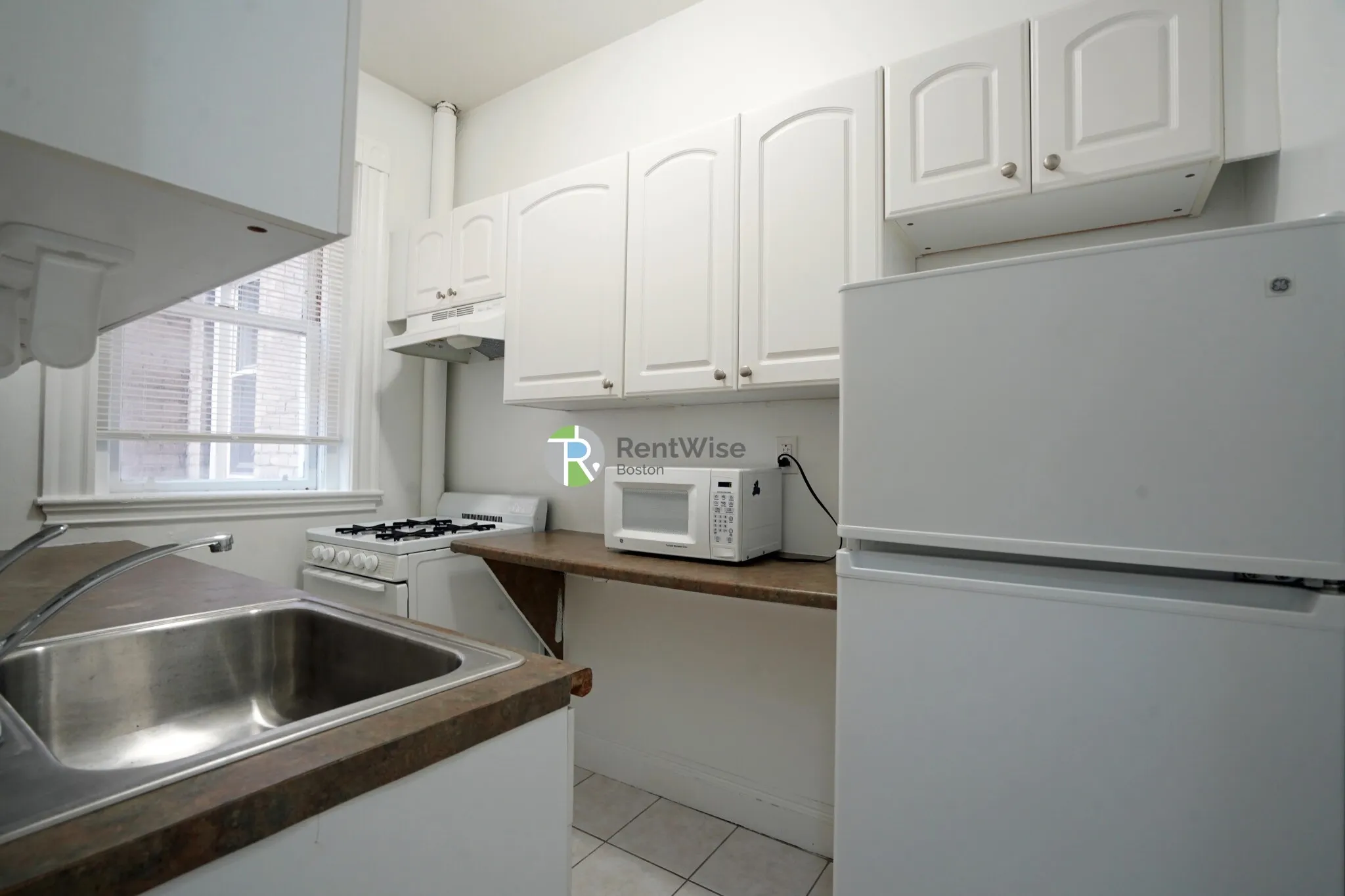 Studio bed, 1 bath apartment for rent at 10 Orkney Rd Unit 5, Brighton — photo 10 of 17
