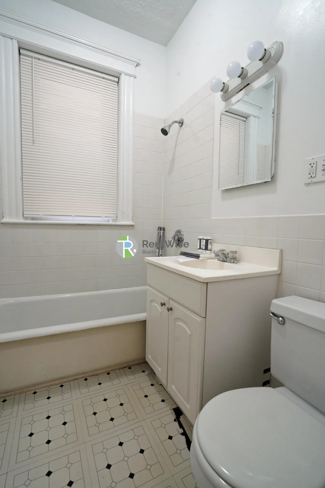 Studio bed, 1 bath apartment for rent at 10 Orkney Rd Unit 5, Brighton — photo 9 of 17