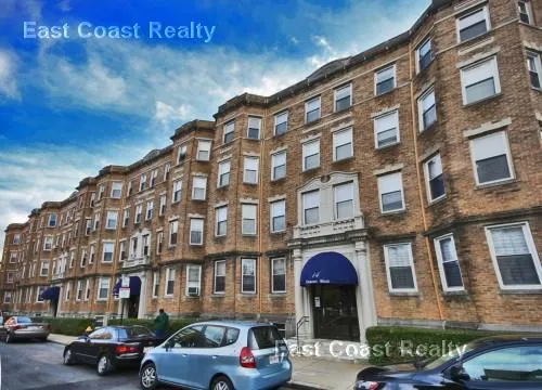 Studio bed, 1 bath apartment for rent at 10 Orkney Rd Unit C, Brighton — photo 8 of 12