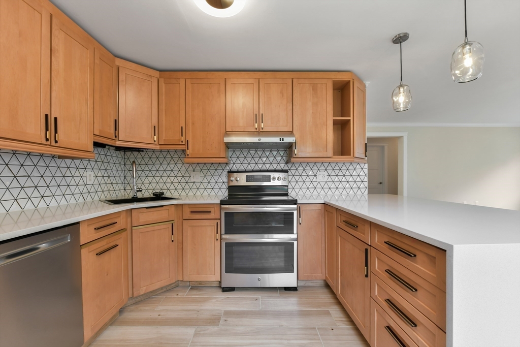 2 bed, 2 bath apartment for rent at 10 Orleans St Unit 106, East Boston — photo 3 of 34