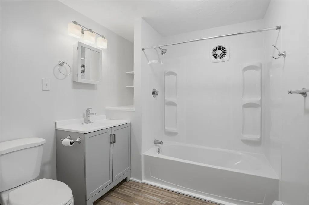 2 bed, 1 bath apartment for rent at 10 Oswald St Unit 1, Worcester — photo 16 of 21