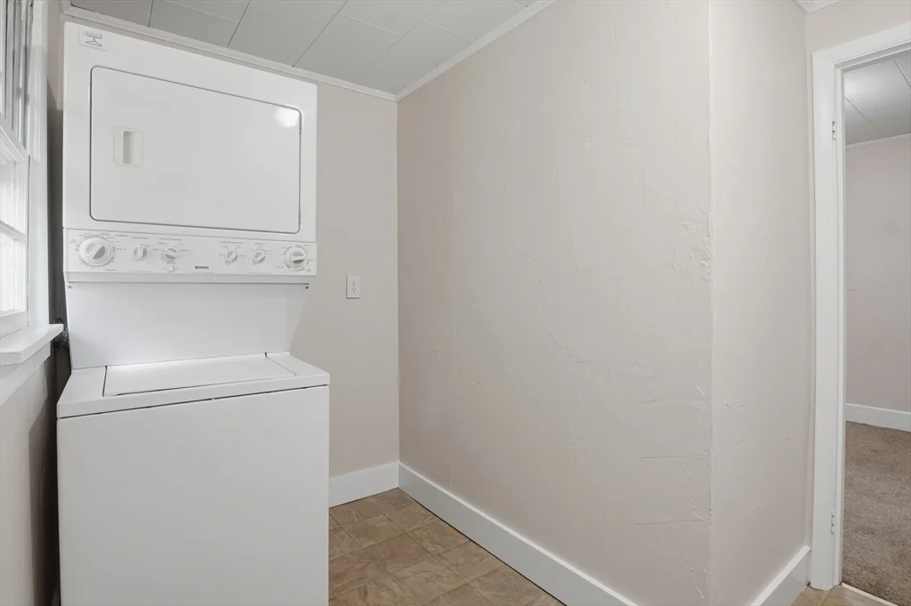 2 bed, 1 bath apartment for rent at 10 Oswald St Unit 1, Worcester — photo 17 of 21