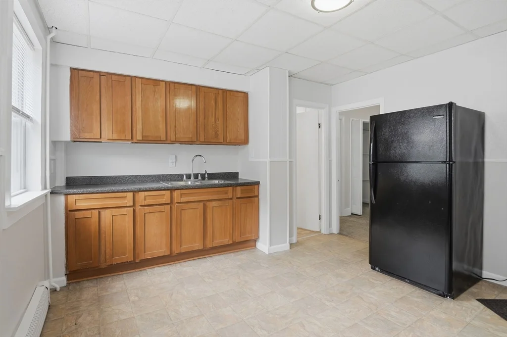 2 bed, 1 bath apartment for rent at 10 Oswald St Unit 1, Worcester — photo 3 of 21