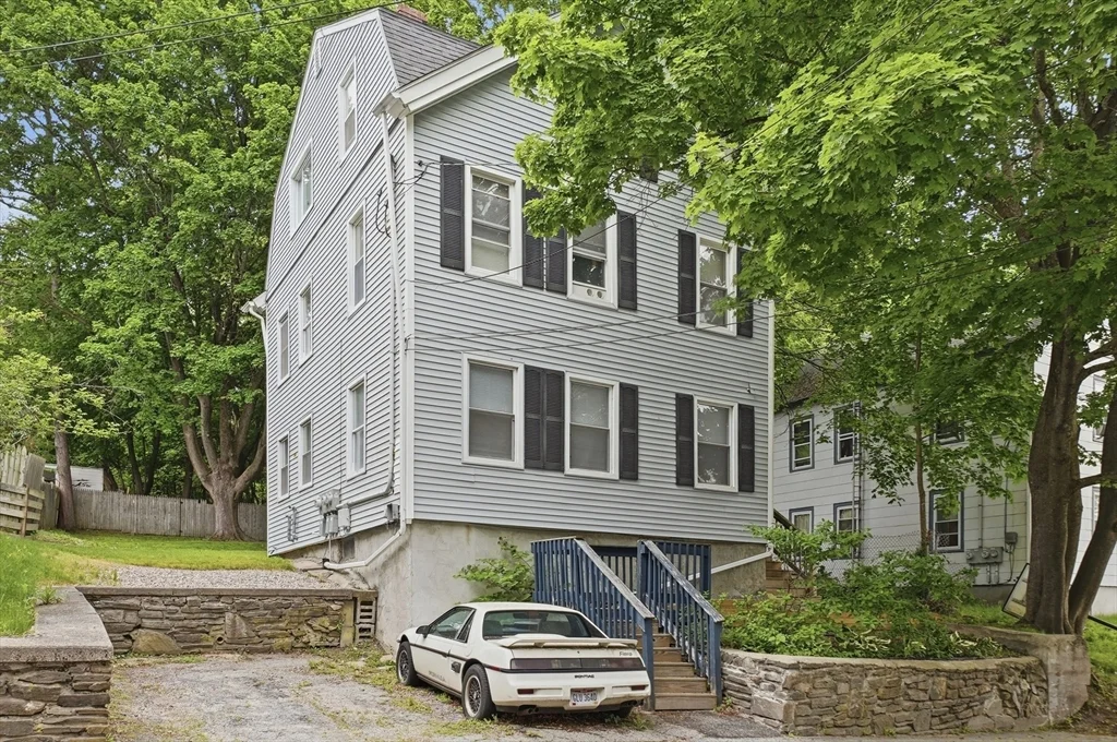2 bed, 1 bath apartment for rent at 10 Oswald St Unit 1, Worcester — photo 1 of 21