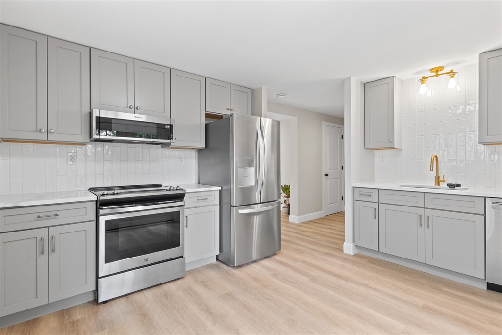 2 bed, 1 bath apartment for rent at 10 Paris Ave Unit A, Worcester — photo 9 of 27