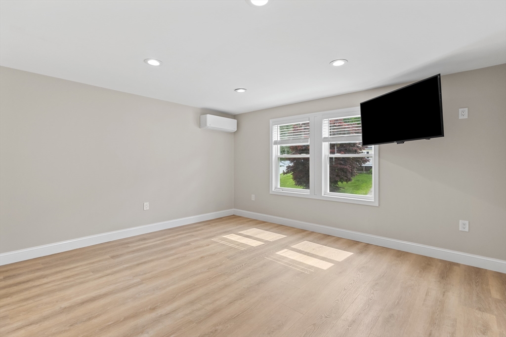2 bed, 1 bath apartment for rent at 10 Paris Ave Unit A, Worcester — photo 16 of 27