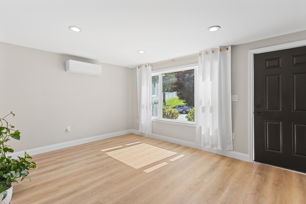 2 bed, 1 bath apartment for rent at 10 Paris Ave Unit A, Worcester — photo 5 of 27
