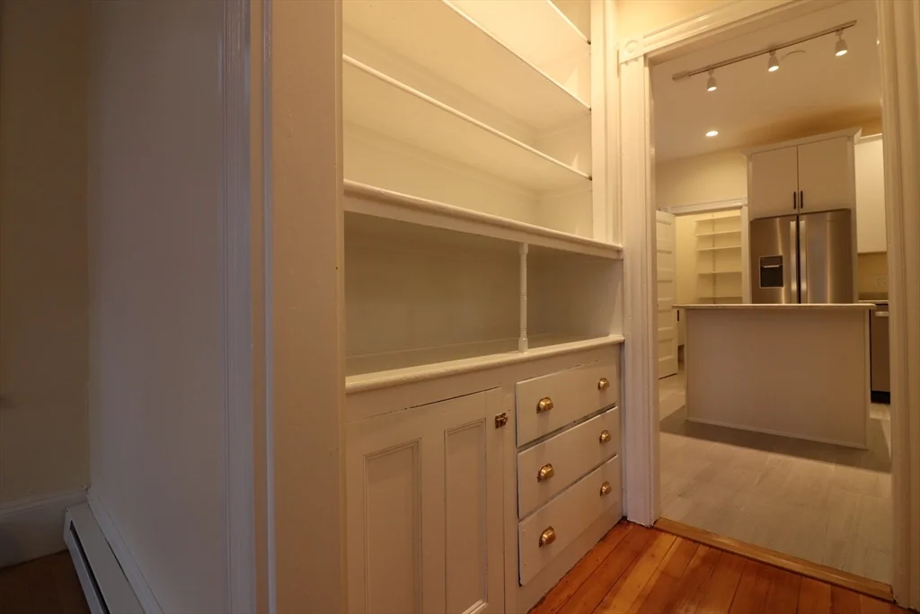 3 bed, 1 bath apartment for rent at 10 Park St Unit 1, Coolidge Corner — photo 9 of 22