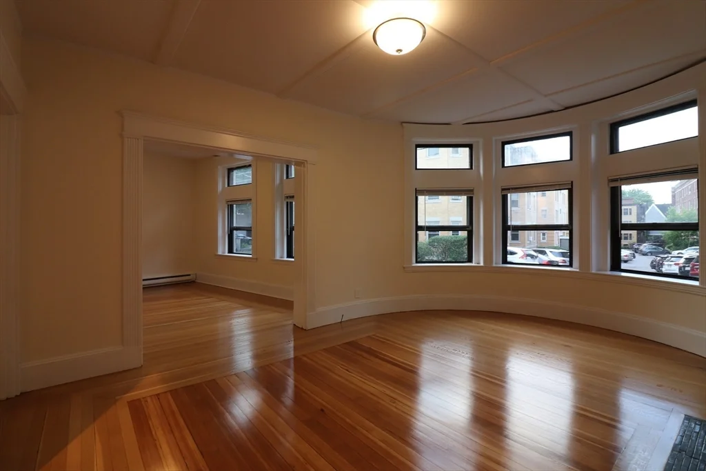 3 bed, 1 bath apartment for rent at 10 Park St Unit 1, Coolidge Corner — photo 6 of 22