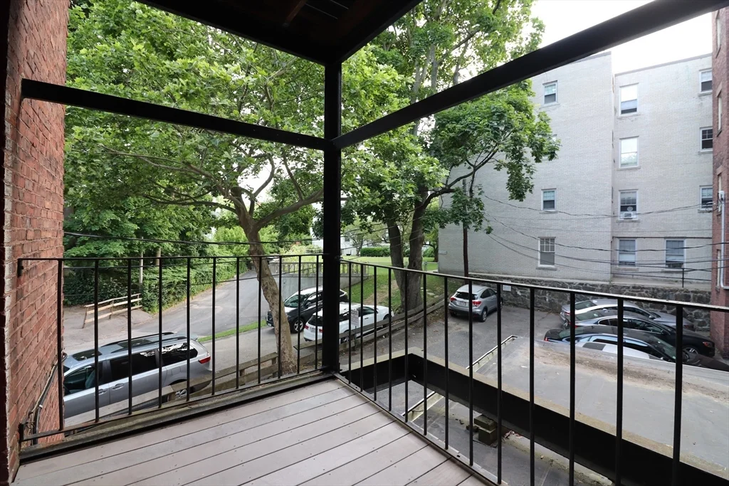 3 bed, 1 bath apartment for rent at 10 Park St Unit 1, Coolidge Corner — photo 18 of 22