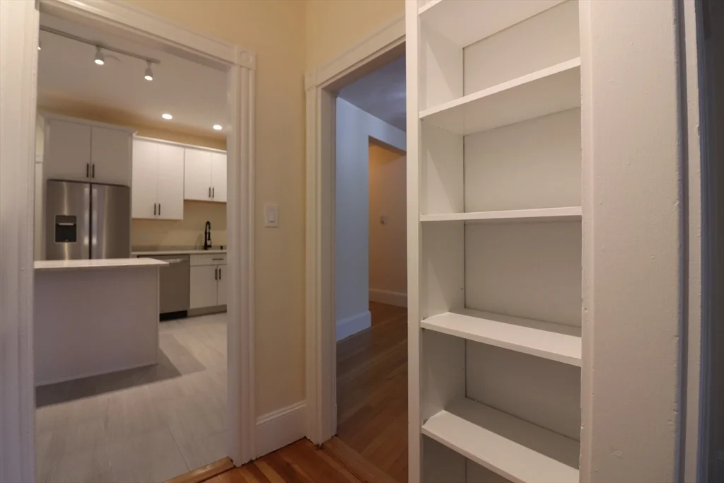 3 bed, 1 bath apartment for rent at 10 Park St Unit 1, Coolidge Corner — photo 3 of 22