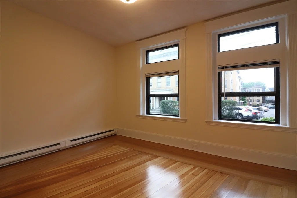 3 bed, 1 bath apartment for rent at 10 Park St Unit 1, Coolidge Corner — photo 7 of 22