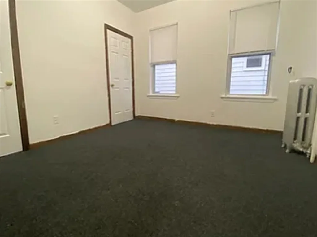 5 bed, 1 bath apartment for rent at 10 Parker Hill Av Unit 2, Coolidge Corner